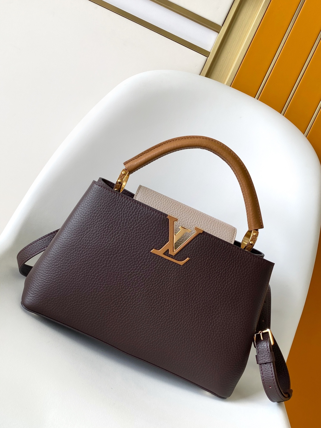 Louis Vuitton LV Classic Handbag Premium Canvas Model MB163 Crossbody Strap Office Commute High-End Fashion